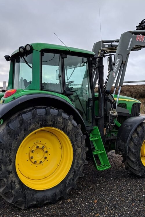 John Deere 6620 avec Chargeur MX 120 – 130 CV